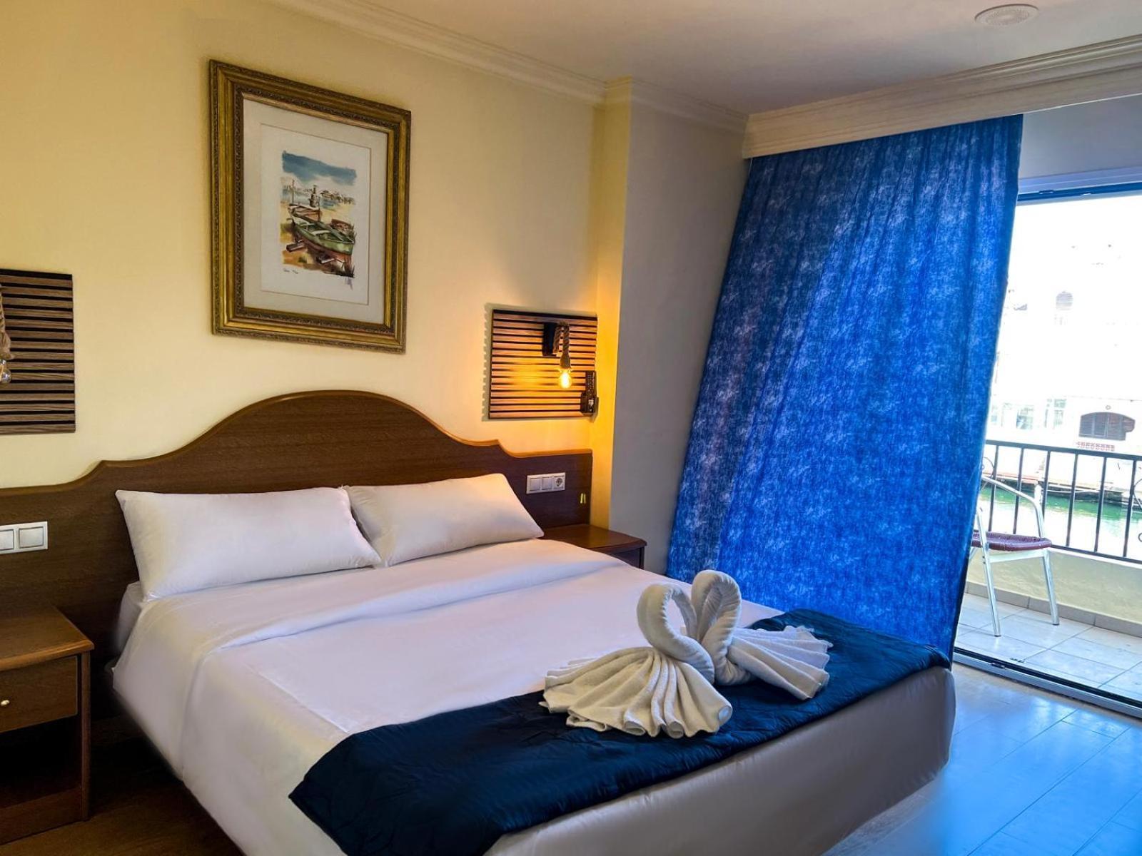 Hotel Portofino By Insidehome Empuriabrava Exterior foto